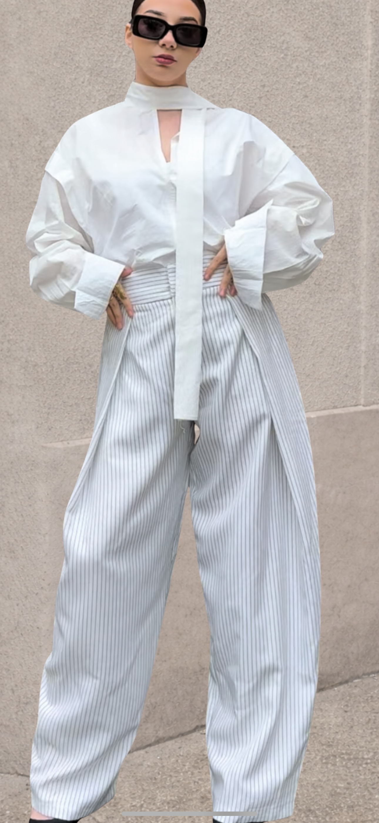 Pantalon SEN à fines rayures