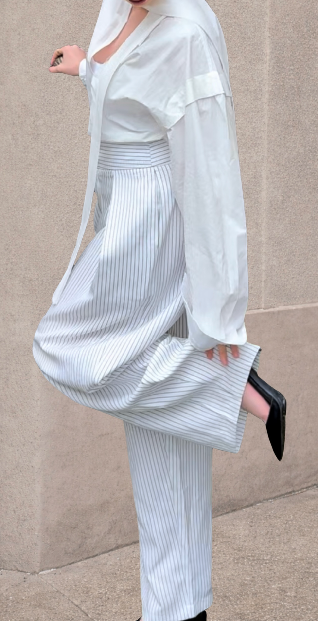 Pantalon SEN à fines rayures